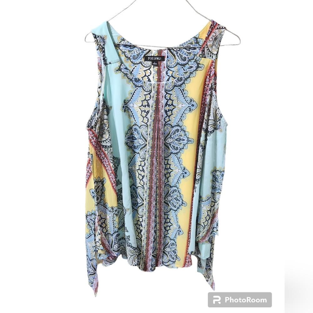 Multi-colored sleeveless flowy top Size Large